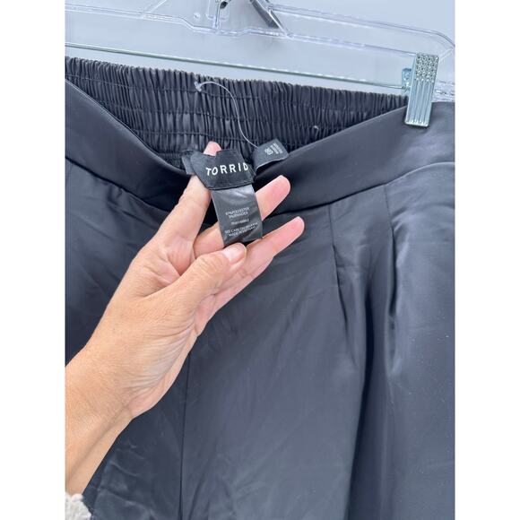Torrid Wide Leg High-Rise Pull-On Satin Pants in black pink piping 0/L formal - Picture 7 of 12